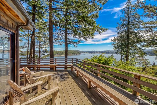 5 Nelson Trail, Henry Island, WA 98250