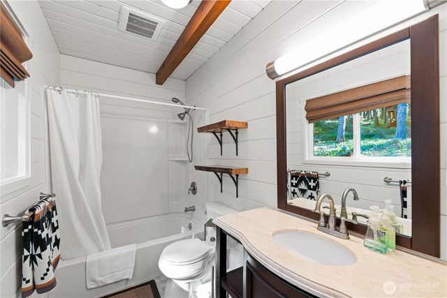 5 Nelson Trail, Henry Island, WA 98250