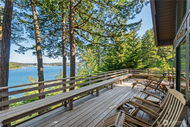 5 Nelson Trail, Henry Island, WA 98250