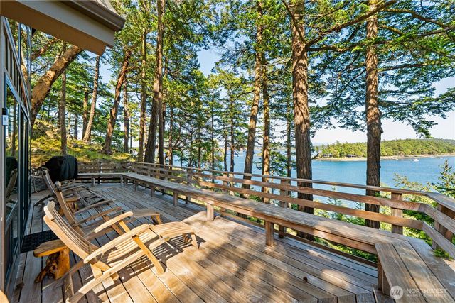 5 Nelson Trail, Henry Island, WA 98250