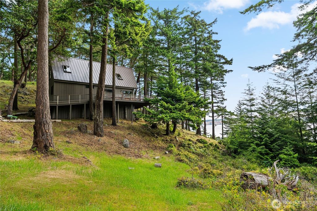 5 Nelson Trail, Henry Island, WA 98250