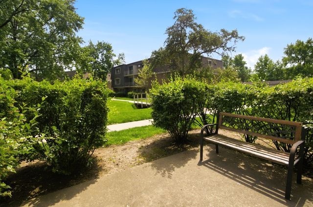 154 E Bailey Road D, Naperville, IL 60565