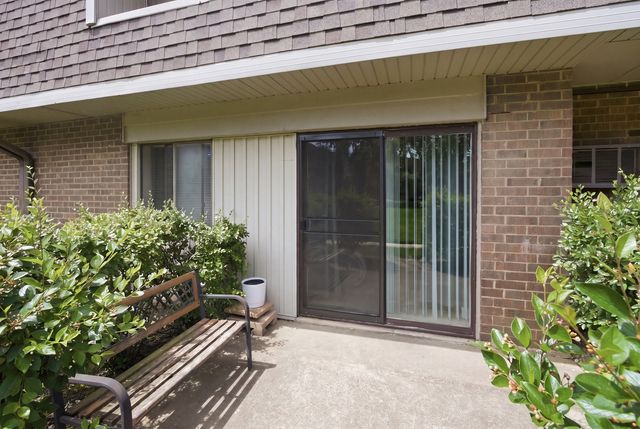 154 E Bailey Road D, Naperville, IL 60565