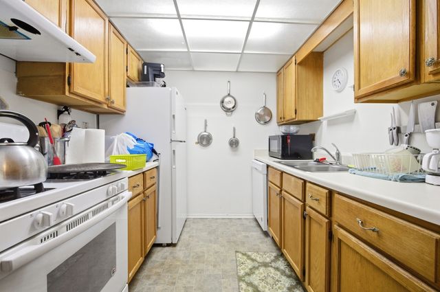 154 E Bailey Road D, Naperville, IL 60565