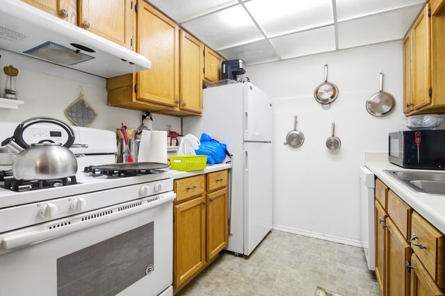154 E Bailey Road D, Naperville, IL 60565