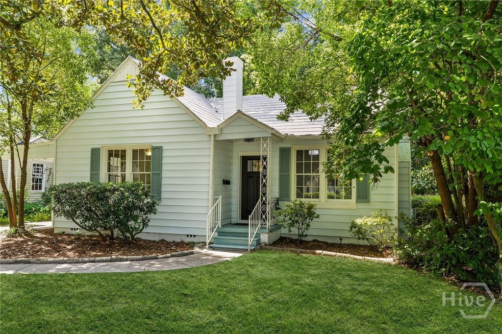 409 E 61st Street, Savannah, GA 31405