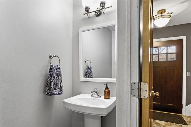 5405 Golden Leaf Trail, Madison, WI 53704