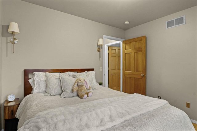 5405 Golden Leaf Trail, Madison, WI 53704