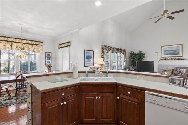 1308 Meggett DR, Chesapeake, VA 23322