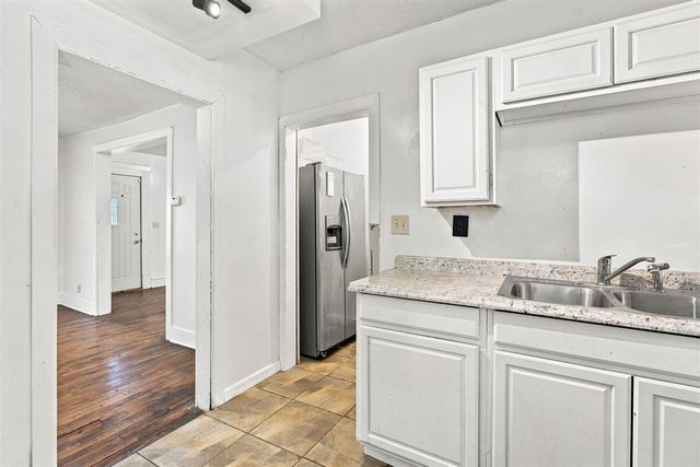 2611 Wood Street, Muskegon Heights, MI 49444