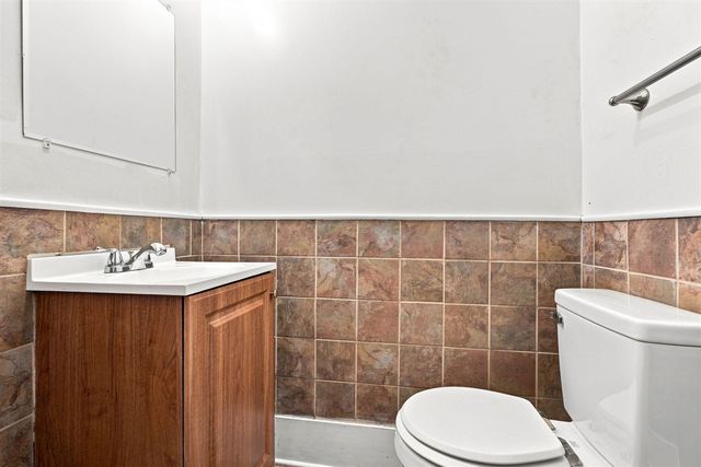 2611 Wood Street, Muskegon Heights, MI 49444