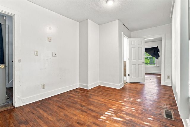 2611 Wood Street, Muskegon Heights, MI 49444