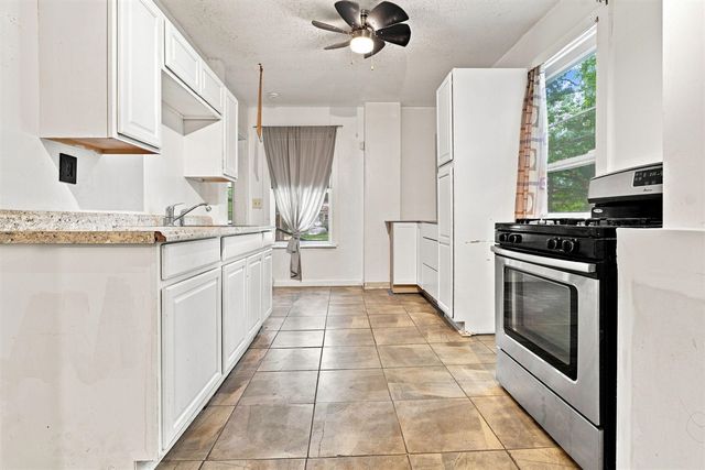 2611 Wood Street, Muskegon Heights, MI 49444