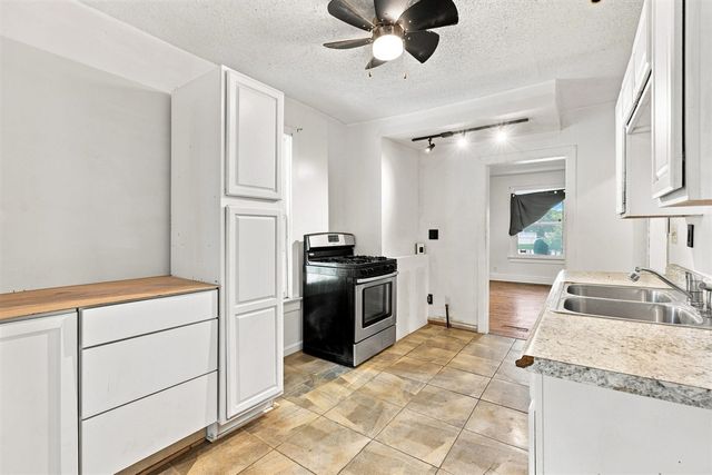 2611 Wood Street, Muskegon Heights, MI 49444