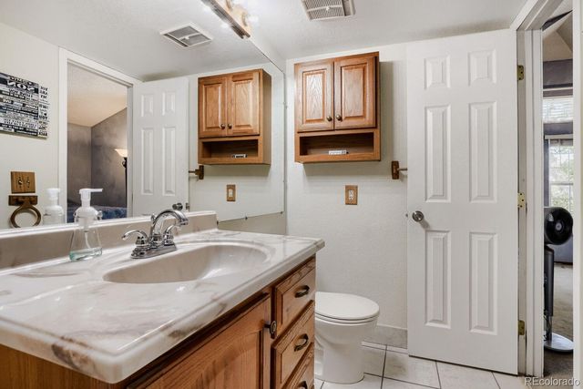 18555 E Saratoga Place, Aurora, CO 80015