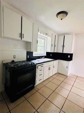 1931 N Florence Avenue, Tulsa, OK 74110