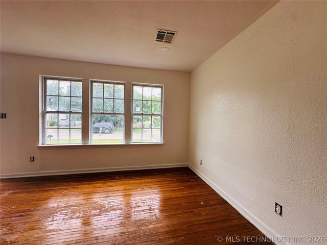 1931 N Florence Avenue, Tulsa, OK 74110