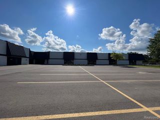 5095 Williams Lake Road, Waterford, MI 48329