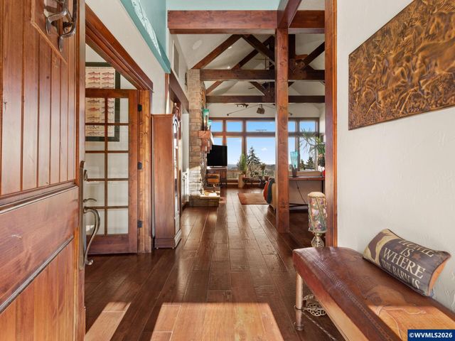 7118 Grandview Av, Scotts Mills, OR 97375