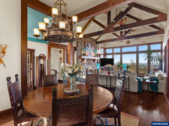 7118 Grandview Av, Scotts Mills, OR 97375