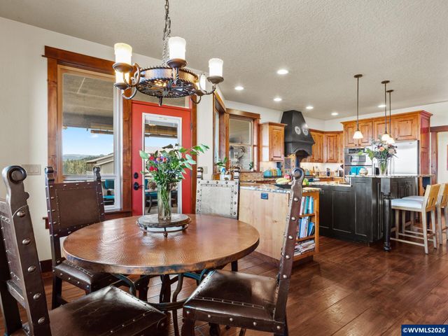 7118 Grandview Av, Scotts Mills, OR 97375