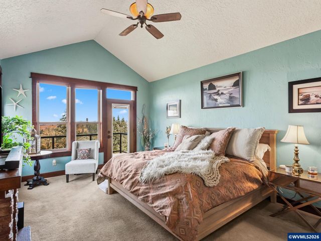 7118 Grandview Av, Scotts Mills, OR 97375