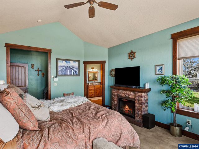 7118 Grandview Av, Scotts Mills, OR 97375