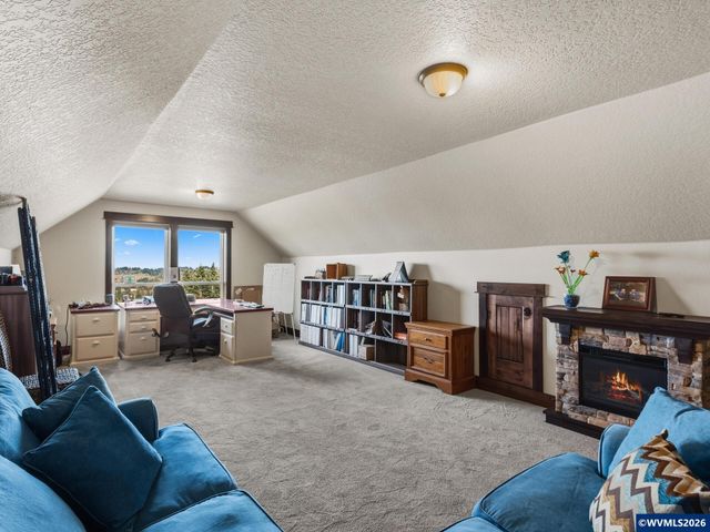 7118 Grandview Av, Scotts Mills, OR 97375