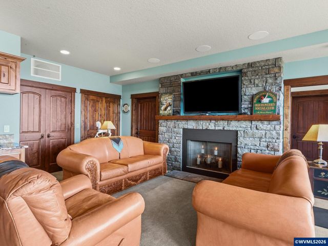 7118 Grandview Av, Scotts Mills, OR 97375