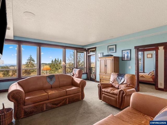 7118 Grandview Av, Scotts Mills, OR 97375