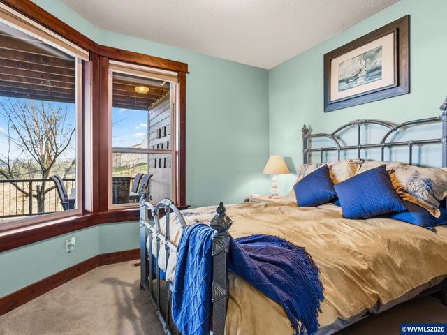 7118 Grandview Av, Scotts Mills, OR 97375