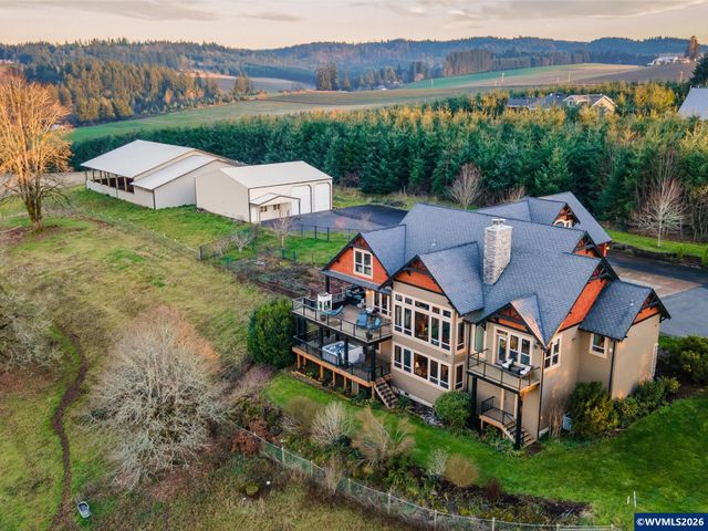 7118 Grandview Av, Scotts Mills, OR 97375