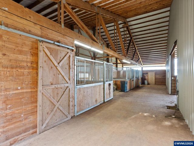 7118 Grandview Av, Scotts Mills, OR 97375