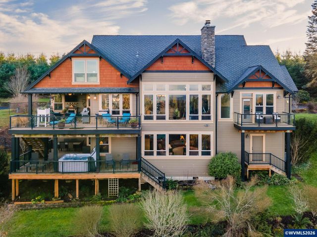 7118 Grandview Av, Scotts Mills, OR 97375