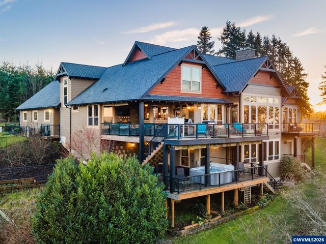 7118 Grandview Av, Scotts Mills, OR 97375