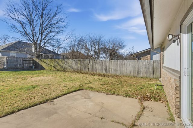 1811 W Ithica Street, Broken Arrow, OK 74012