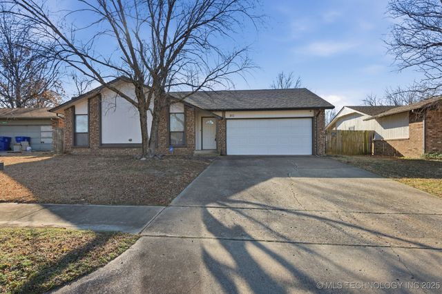 1811 W Ithica Street, Broken Arrow, OK 74012