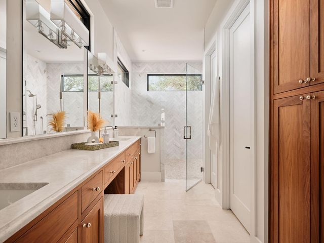 1300 Saddlebrook Canyon CT, Spicewood, TX 78669