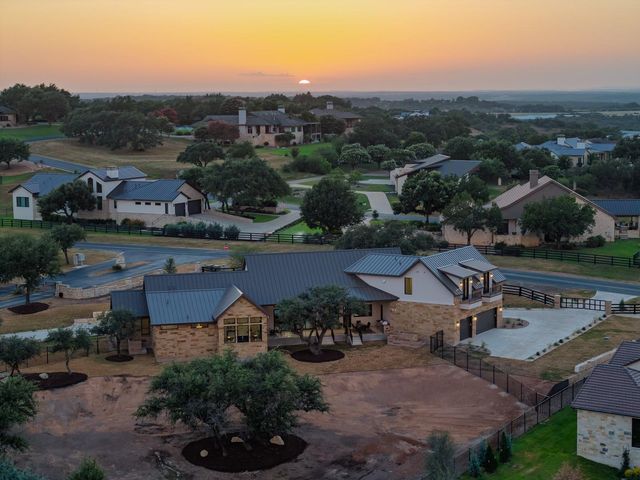 1300 Saddlebrook Canyon CT, Spicewood, TX 78669