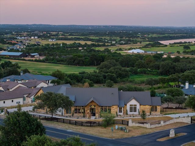 1300 Saddlebrook Canyon CT, Spicewood, TX 78669