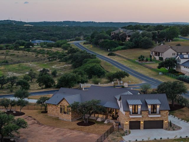 1300 Saddlebrook Canyon CT, Spicewood, TX 78669