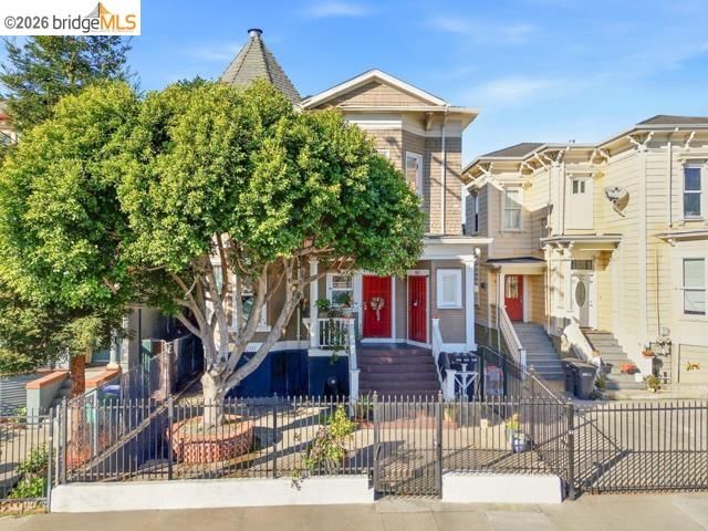 2817 Market St, Oakland, CA 94608