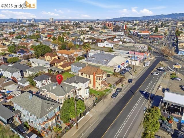 2817 Market St, Oakland, CA 94608