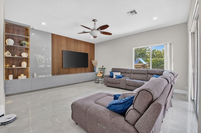21633 Lynhurst Way, Boca Raton, FL 33428