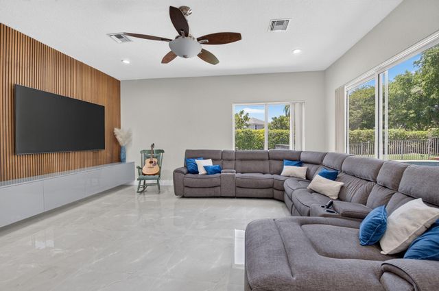 21633 Lynhurst Way, Boca Raton, FL 33428