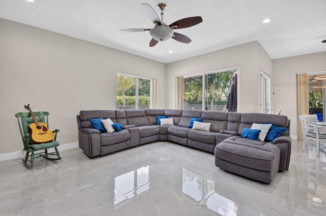 21633 Lynhurst Way, Boca Raton, FL 33428
