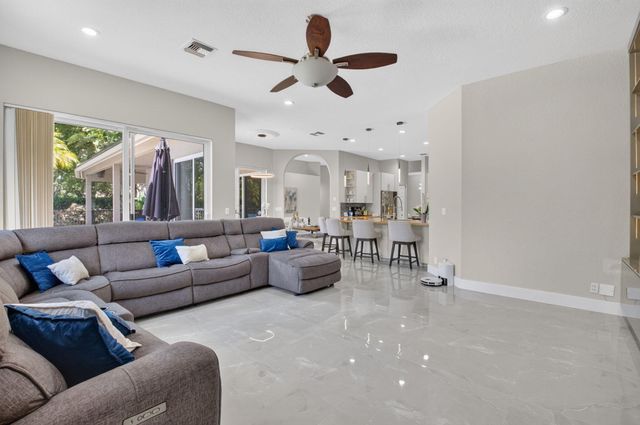 21633 Lynhurst Way, Boca Raton, FL 33428