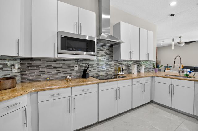 21633 Lynhurst Way, Boca Raton, FL 33428