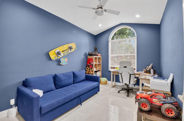 21633 Lynhurst Way, Boca Raton, FL 33428