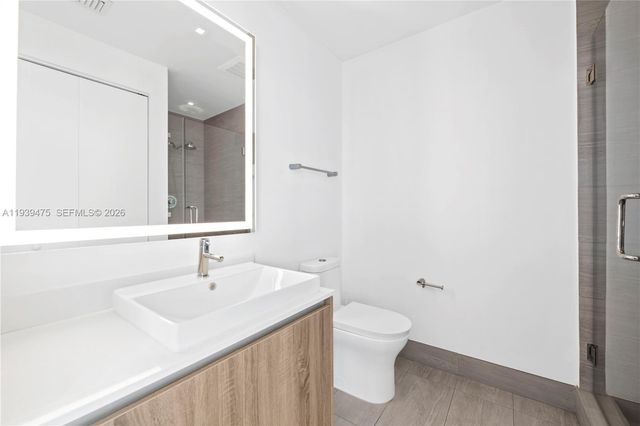 2960 NE 207th St 817, Aventura, FL 33180